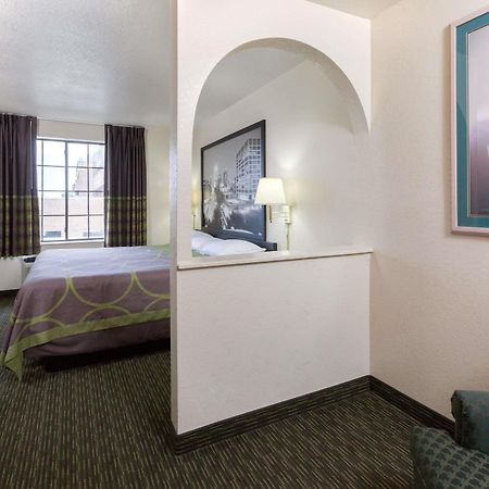 Super 8 By Wyndham Tulsa/Downtown/East Ξενοδοχείο Εξωτερικό φωτογραφία