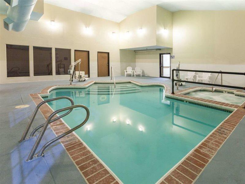Super 8 By Wyndham Tulsa/Downtown/East Ξενοδοχείο Εξωτερικό φωτογραφία