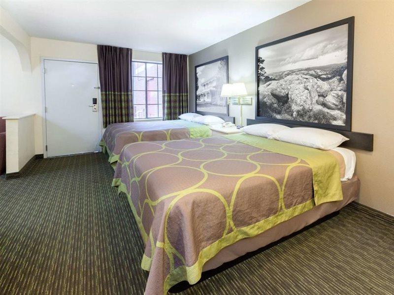 Super 8 By Wyndham Tulsa/Downtown/East Ξενοδοχείο Εξωτερικό φωτογραφία