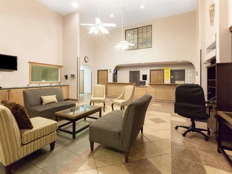Super 8 By Wyndham Tulsa/Downtown/East Ξενοδοχείο Εξωτερικό φωτογραφία
