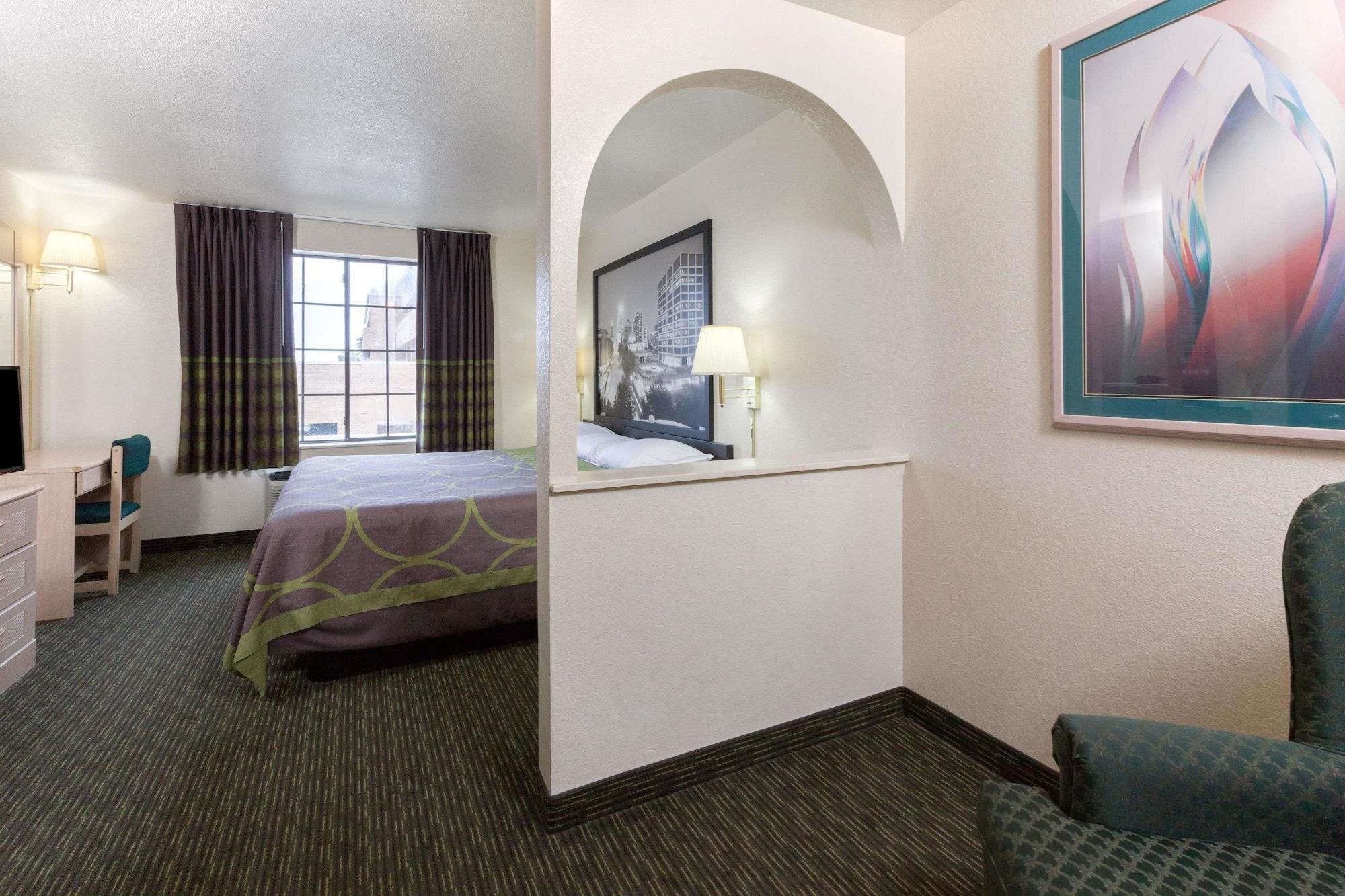Super 8 By Wyndham Tulsa/Downtown/East Ξενοδοχείο Εξωτερικό φωτογραφία