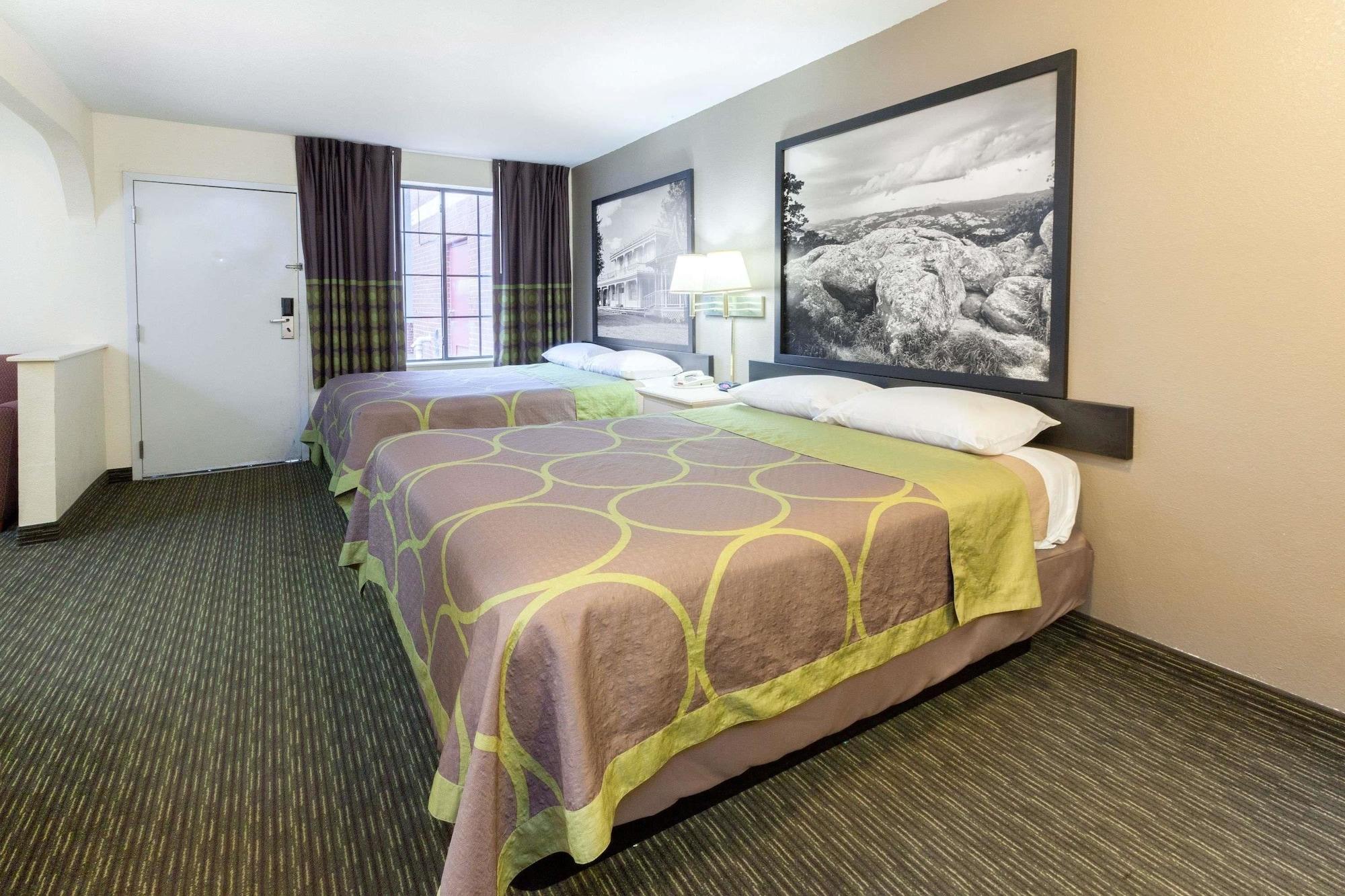 Super 8 By Wyndham Tulsa/Downtown/East Ξενοδοχείο Εξωτερικό φωτογραφία