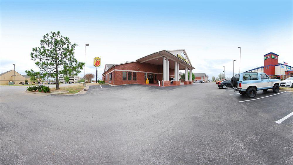 Super 8 By Wyndham Tulsa/Downtown/East Ξενοδοχείο Εξωτερικό φωτογραφία