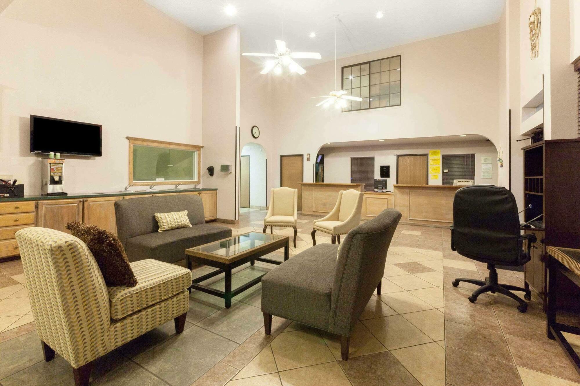 Super 8 By Wyndham Tulsa/Downtown/East Ξενοδοχείο Εξωτερικό φωτογραφία